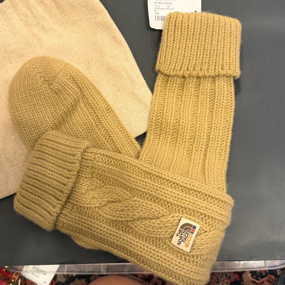 Gucci X The North Face collab cable knit socks nwt